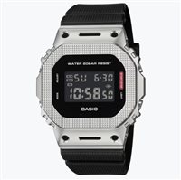 Reloj G-Shock in Acero GM-5600M-1ER